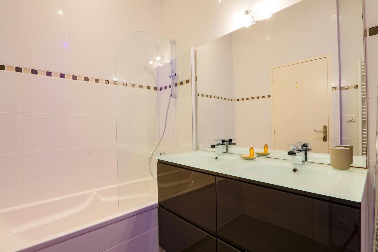 Duplex Joliment Decore Et Sa Cour Ensoleillee Saint-Martin-de-Re Exterior photo